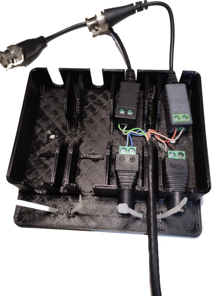 BALUNERA PORTADA NEGRA